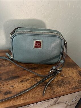 Vintage Dooney & Bourke Saffiano double zip green Crossbody Bag.